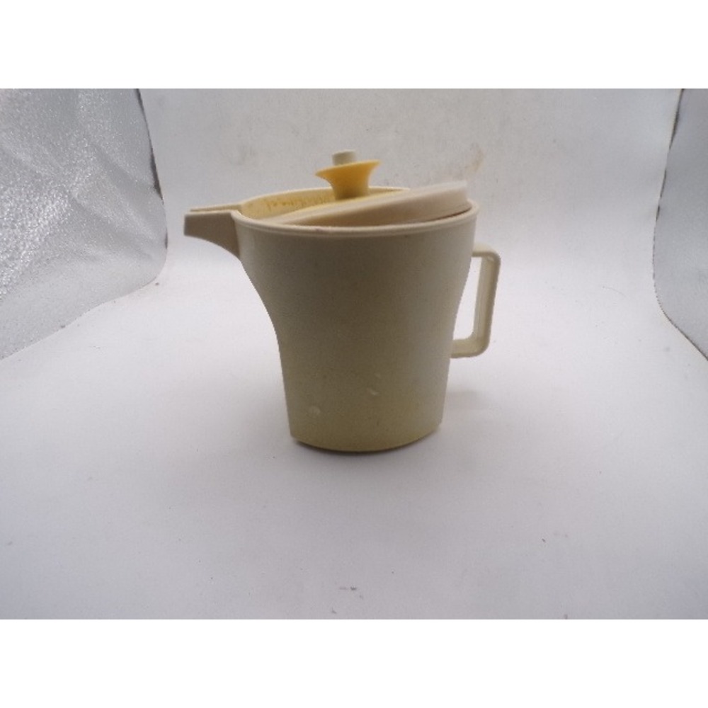 Vintage Tupperware Almond Creamer Syrup Pitcher Yellow Push‎ Button Lid 504-51